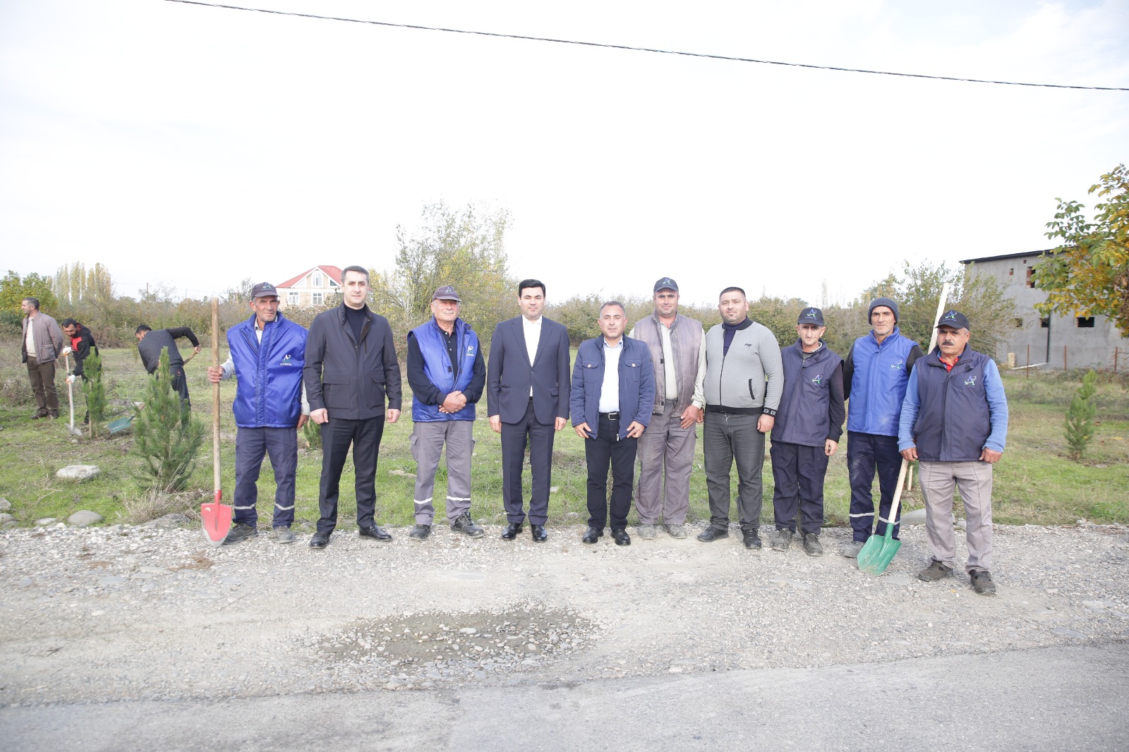 Xaçmazın Xanoba kəndində “Yaşıl dünya naminə həmrəylik ili” çərçivəsində ağacəkmə aksiyası keçirilib (FOTO)
