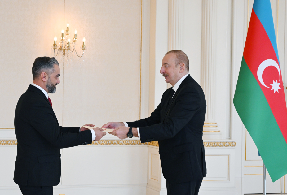 Prezident İlham Əliyev Albaniyanın Azərbaycanda yeni təyin olunmuş səfirinin etimadnaməsini qəbul edib (FOTO/VİDEO) (YENİLƏNİB)