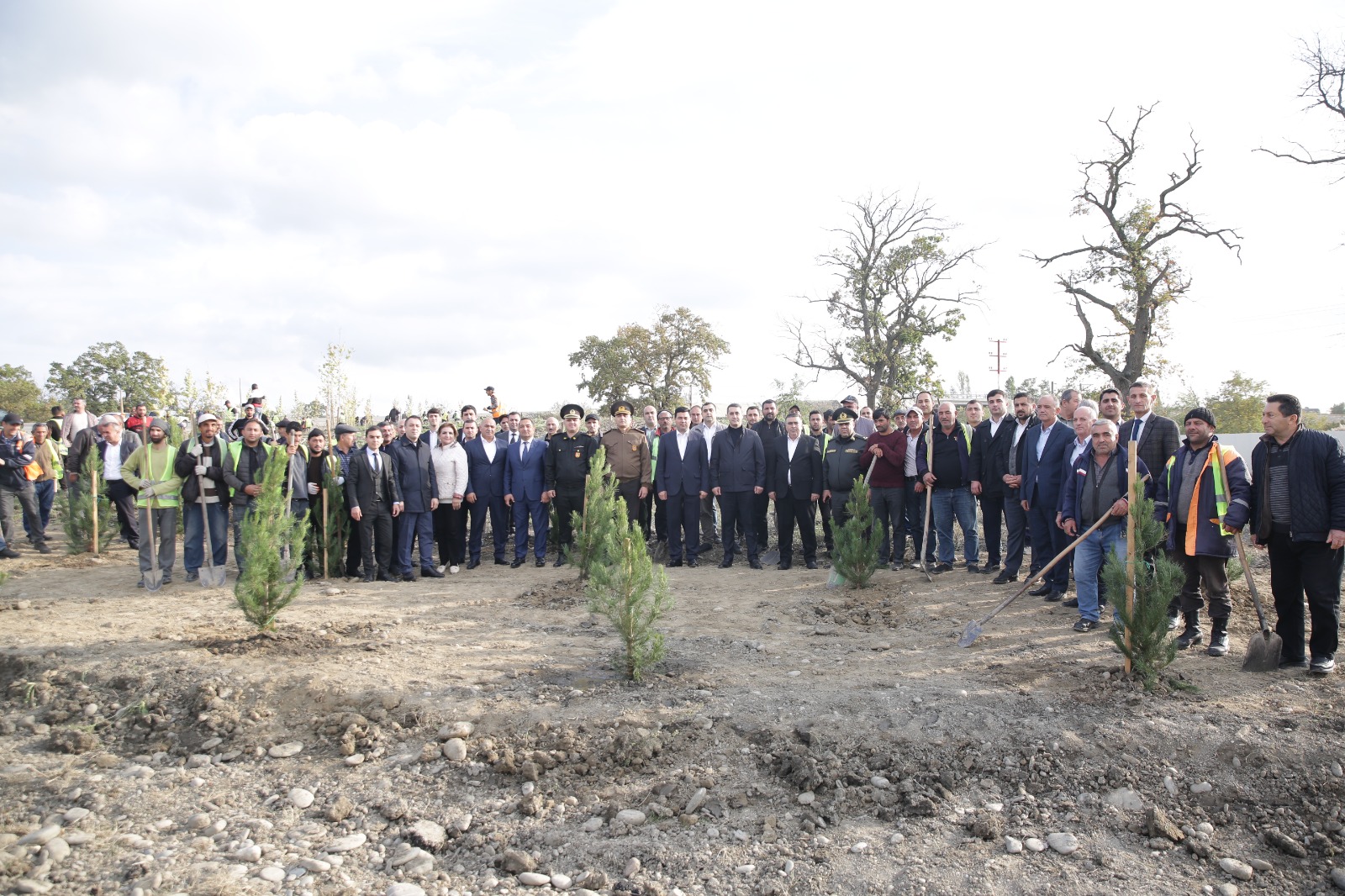 Xaçmazın Xanoba kəndində “Yaşıl dünya naminə həmrəylik ili” çərçivəsində ağacəkmə aksiyası keçirilib (FOTO)
