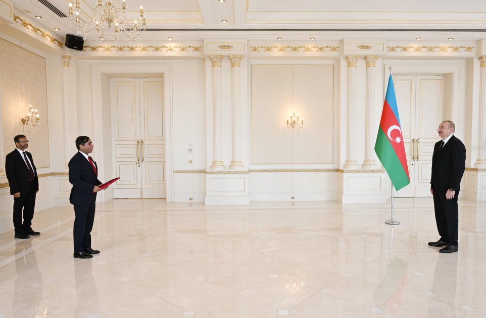 Prezident İlham Əliyev Banqladeşin Azərbaycanda yeni təyin olunmuş səfirinin etimadnaməsini qəbul edib (FOTO/VİDEO) (YENİLƏNİB)