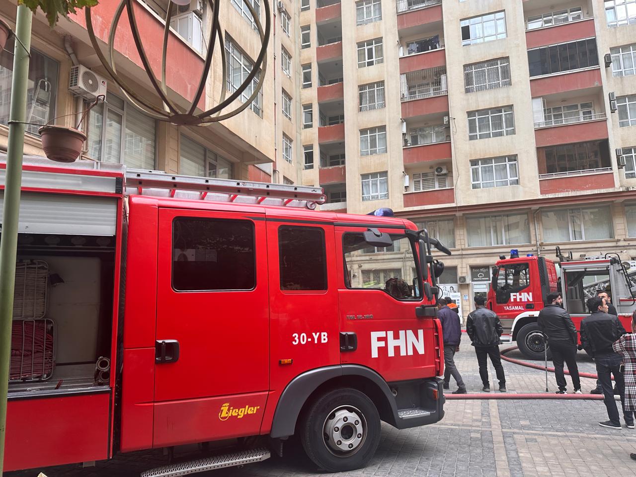 Yasamalda çoxmərtəbəli yaşayış binasında yanğın baş verib (FOTO/VİDEO) (ƏLAVƏ EDİLİB)