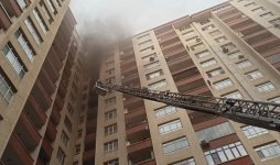Yasamalda çoxmərtəbəli yaşayış binasında yanğın baş verib (FOTO/VİDEO) (ƏLAVƏ EDİLİB)