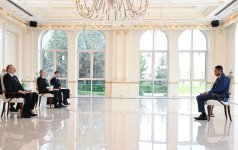 Prezident İlham Əliyev Konqo Demokratik Respublikasının Azərbaycanda yeni təyin olunmuş səfirinin etimadnaməsini qəbul edib (FOTO/VİDEO) (YENİLƏNİB)