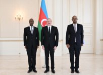 Prezident İlham Əliyev Ruandanın Azərbaycanda yeni təyin olunmuş səfirinin etimadnaməsini qəbul edib (FOTO/VİDEO) (YENİLƏNİB)