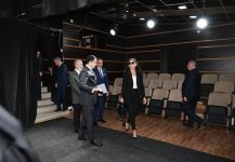 Birinci vitse-prezident Mehriban Əliyeva Azərbaycan Dövlət Pantomim Teatrında olub (FOTO/VİDEO)
