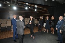 Birinci vitse-prezident Mehriban Əliyeva Azərbaycan Dövlət Pantomim Teatrında olub (FOTO/VİDEO)