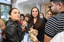 Birinci vitse-prezident Mehriban Əliyeva Talassemiya Mərkəzində olub (FOTO/VİDEO)