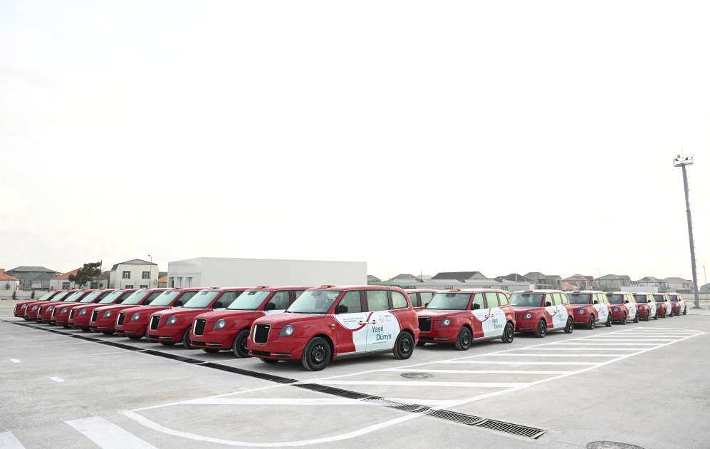 Prezident İlham Əliyev Zığ Elektrik Avtobus Parkının fəaliyyəti ilə tanış olub (FOTO/VİDEO) (YENİLƏNİB)