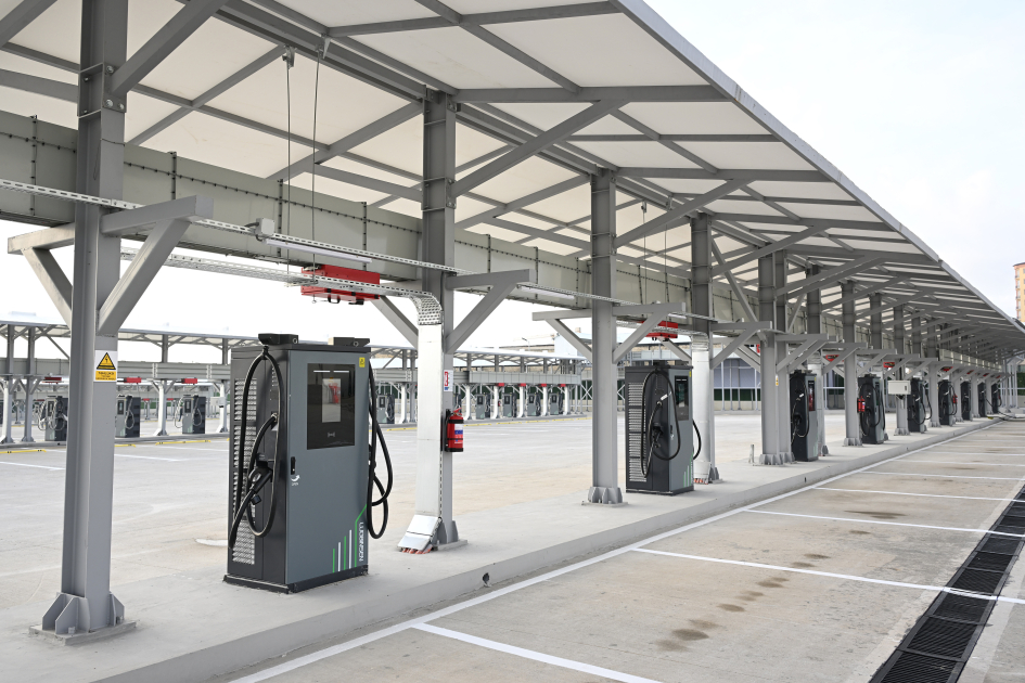 Prezident İlham Əliyev Zığ Elektrik Avtobus Parkının fəaliyyəti ilə tanış olub (FOTO/VİDEO) (YENİLƏNİB)