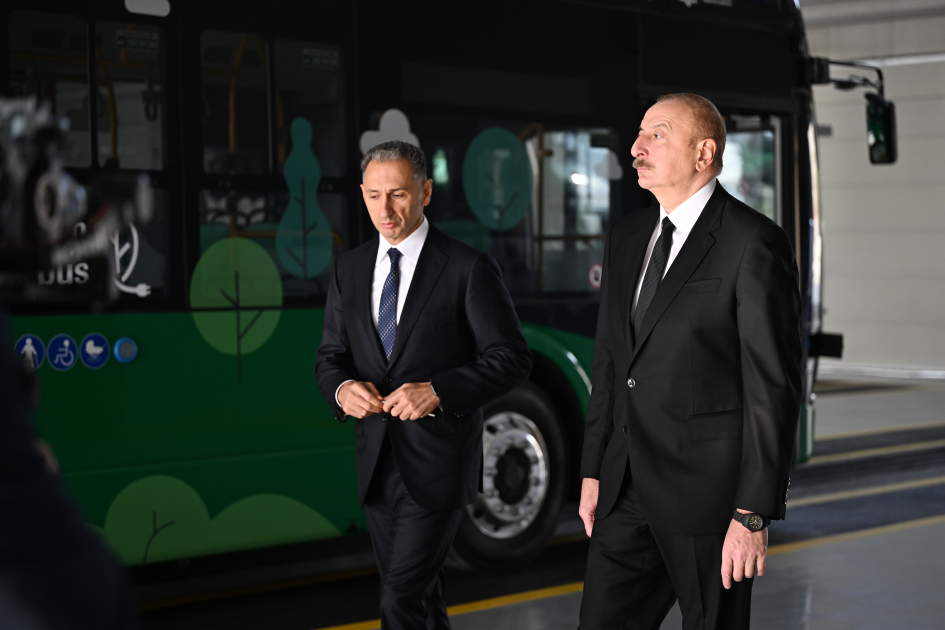 Prezident İlham Əliyev Zığ Elektrik Avtobus Parkının fəaliyyəti ilə tanış olub (FOTO/VİDEO) (YENİLƏNİB)