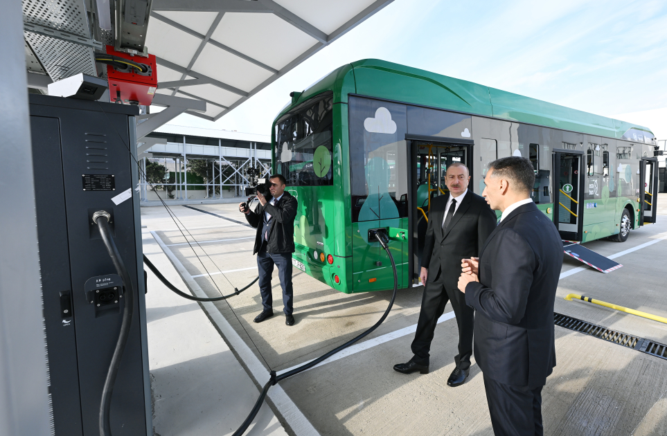 Prezident İlham Əliyev Zığ Elektrik Avtobus Parkının fəaliyyəti ilə tanış olub (FOTO/VİDEO) (YENİLƏNİB)