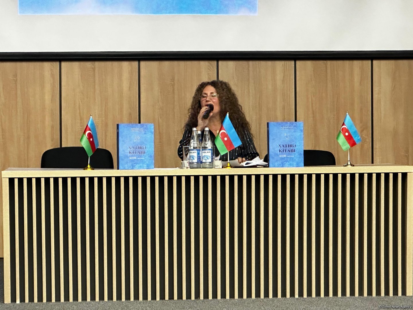 Şuşada “44 gün – Tarixi zəfər” adlı ki­ta­bın təqdimatı olub (FOTO)