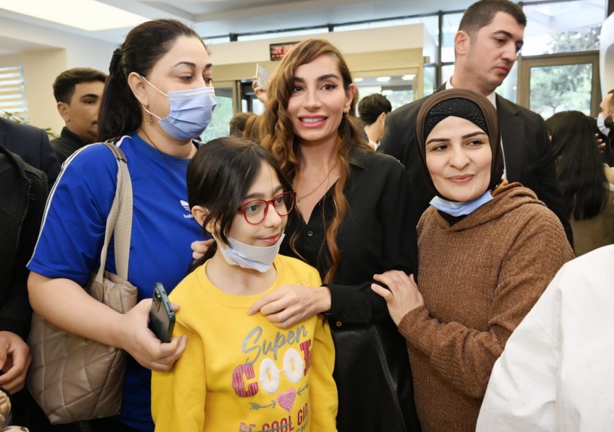 Birinci vitse-prezident Mehriban Əliyeva Talassemiya Mərkəzində olub (FOTO/VİDEO)
