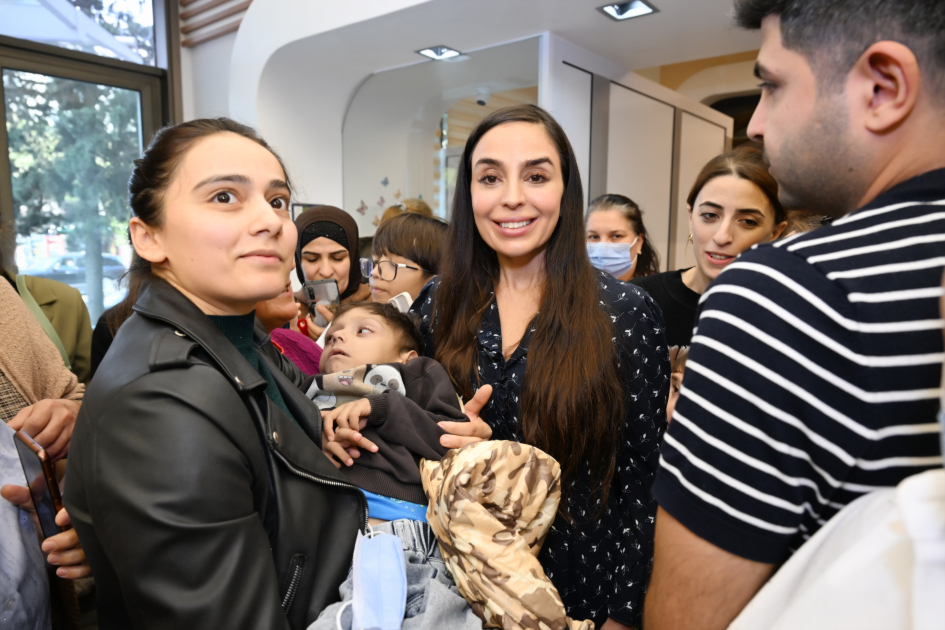 Birinci vitse-prezident Mehriban Əliyeva Talassemiya Mərkəzində olub (FOTO/VİDEO)