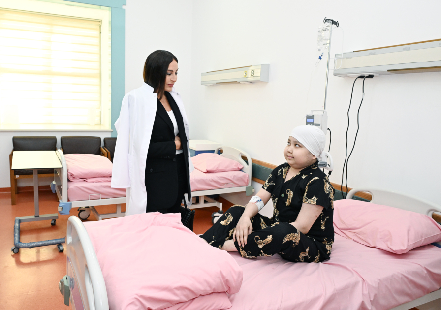 Birinci vitse-prezident Mehriban Əliyeva Talassemiya Mərkəzində olub (FOTO/VİDEO)