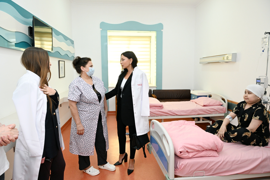 Birinci vitse-prezident Mehriban Əliyeva Talassemiya Mərkəzində olub (FOTO/VİDEO)