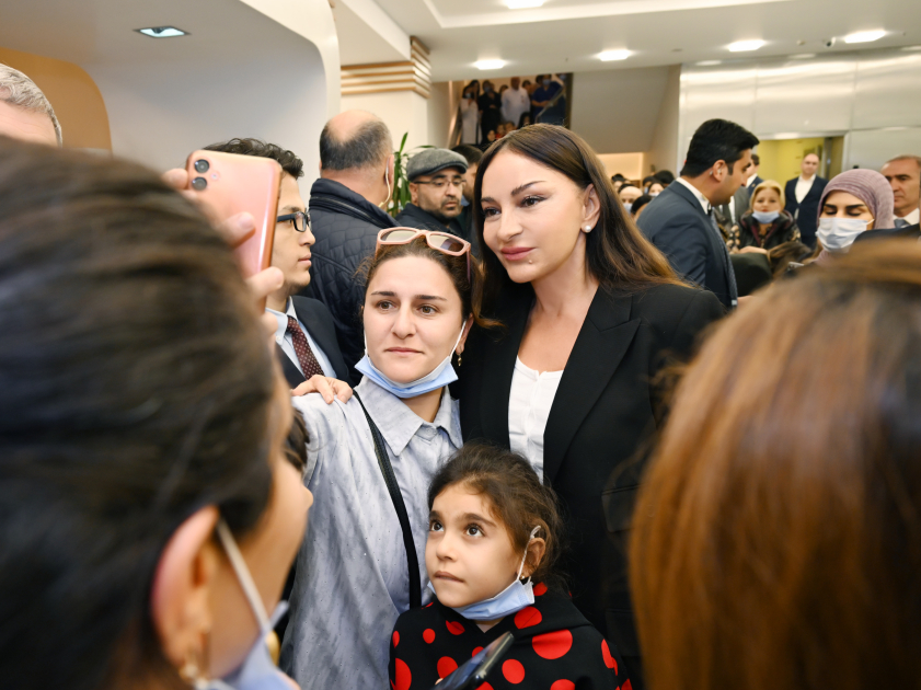 Birinci vitse-prezident Mehriban Əliyeva Talassemiya Mərkəzində olub (FOTO/VİDEO)