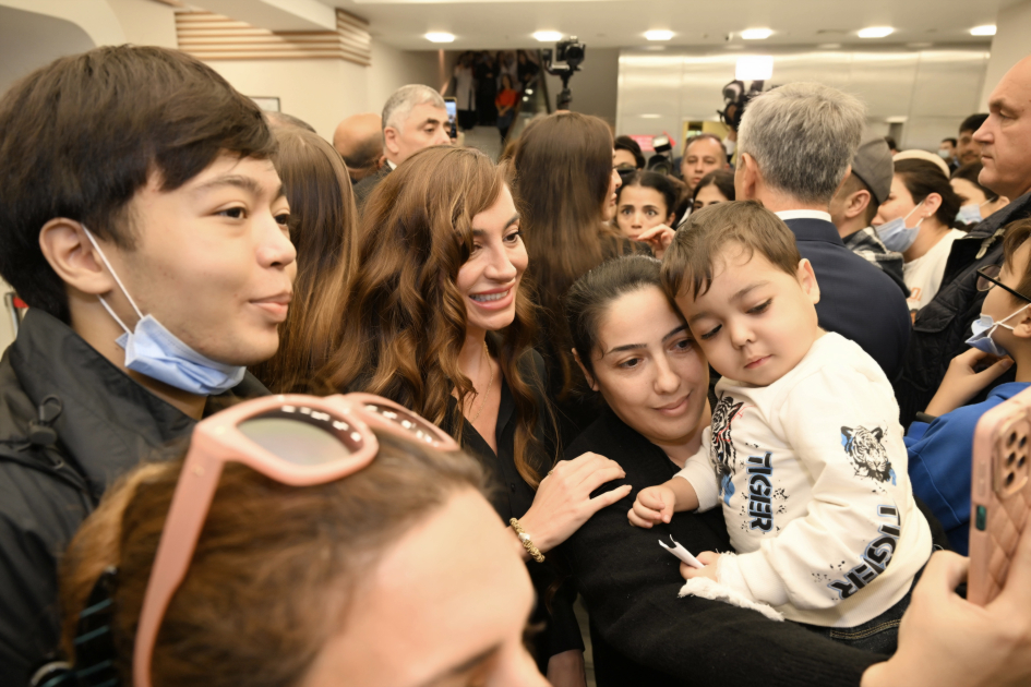 Birinci vitse-prezident Mehriban Əliyeva Talassemiya Mərkəzində olub (FOTO/VİDEO)
