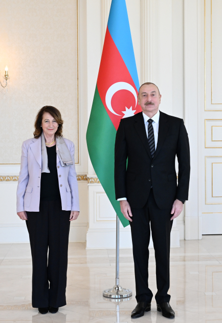Prezident İlham Əliyev İspaniyanın Azərbaycanda yeni təyin olunmuş səfirinin etimadnaməsini qəbul edib (FOTO/VİDEO) (YENİLƏNİB)