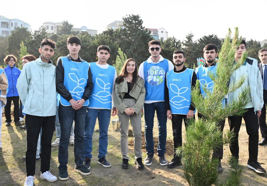Heydər Əliyev Fondunun vitse-prezidenti Leyla Əliyevanın iştirakı ilə Sabunçu rayonunda ağacəkmə aksiyası keçirilib (FOTO)