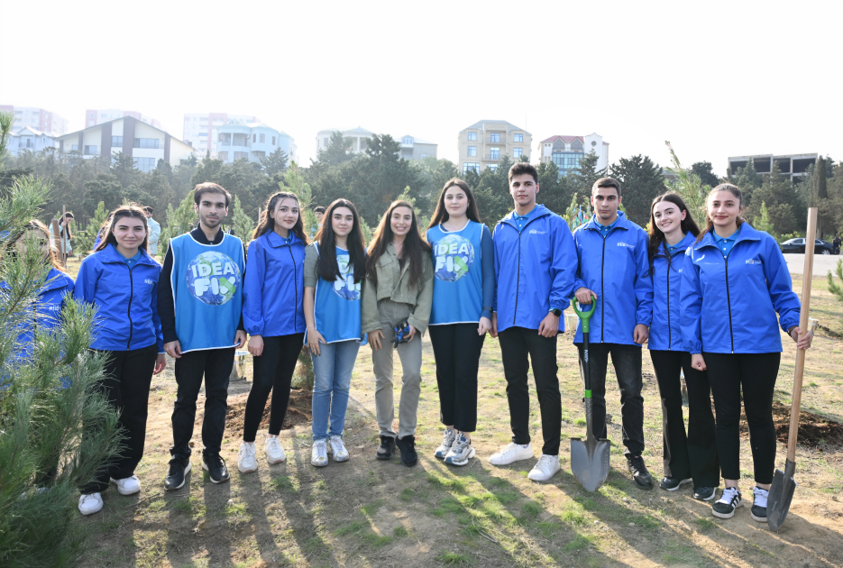 Heydər Əliyev Fondunun vitse-prezidenti Leyla Əliyevanın iştirakı ilə Sabunçu rayonunda ağacəkmə aksiyası keçirilib (FOTO)