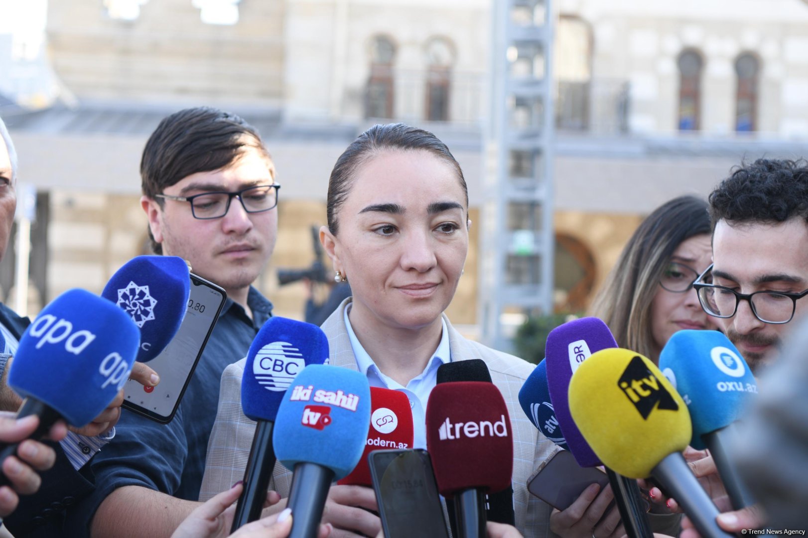 Görmə məhdudiyyətli sərnişinlərin hərəkətini asanlaşdırmaq üçün taktil döşəmələr yenilənib - ADY rəsmisi