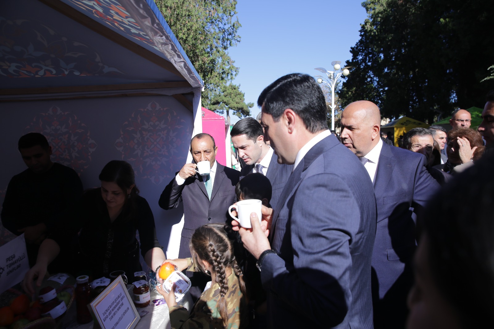 Xaçmaz rayonunda "Peşəmizi Sevirik" adlı satış yarmarkası təşkil olunub (FOTO)