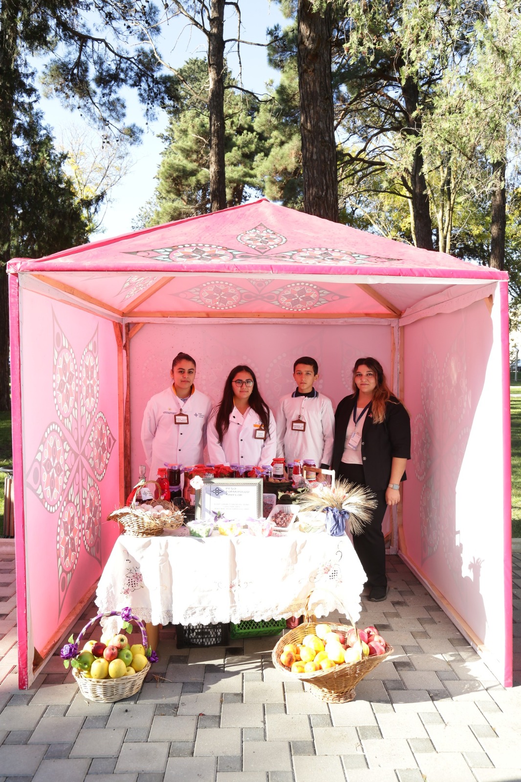 Xaçmaz rayonunda "Peşəmizi Sevirik" adlı satış yarmarkası təşkil olunub (FOTO)