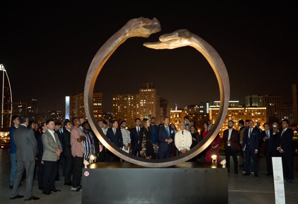 Heydər Əliyev Mərkəzində Lorenso Kuinnin “Təbiətdə tarazlıq” sərgisi açılıb (FOTO)