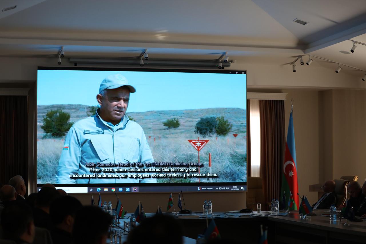 “Əngəlsiz qayıdış” adlı filmin təqdimatı oldu (FOTO/VİDEO)