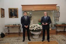 Mədəniyyət naziri Milli Azərbaycan Ədəbiyyatı Muzeyinin kollektivi ilə görüşüb (FOTO)