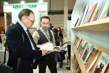 İstanbul sərgisində Azərbaycan yazarlarının iştirakı ilə ədəbi müzakirələr keçirilib (FOTO)