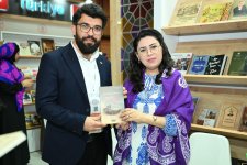 İstanbul sərgisində Azərbaycan yazarlarının iştirakı ilə ədəbi müzakirələr keçirilib (FOTO)