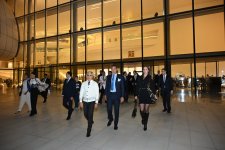 Heydər Əliyev Mərkəzində Lorenso Kuinnin “Təbiətdə tarazlıq” sərgisi açılıb (FOTO)