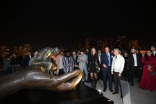 Heydər Əliyev Mərkəzində Lorenso Kuinnin “Təbiətdə tarazlıq” sərgisi açılıb (FOTO)