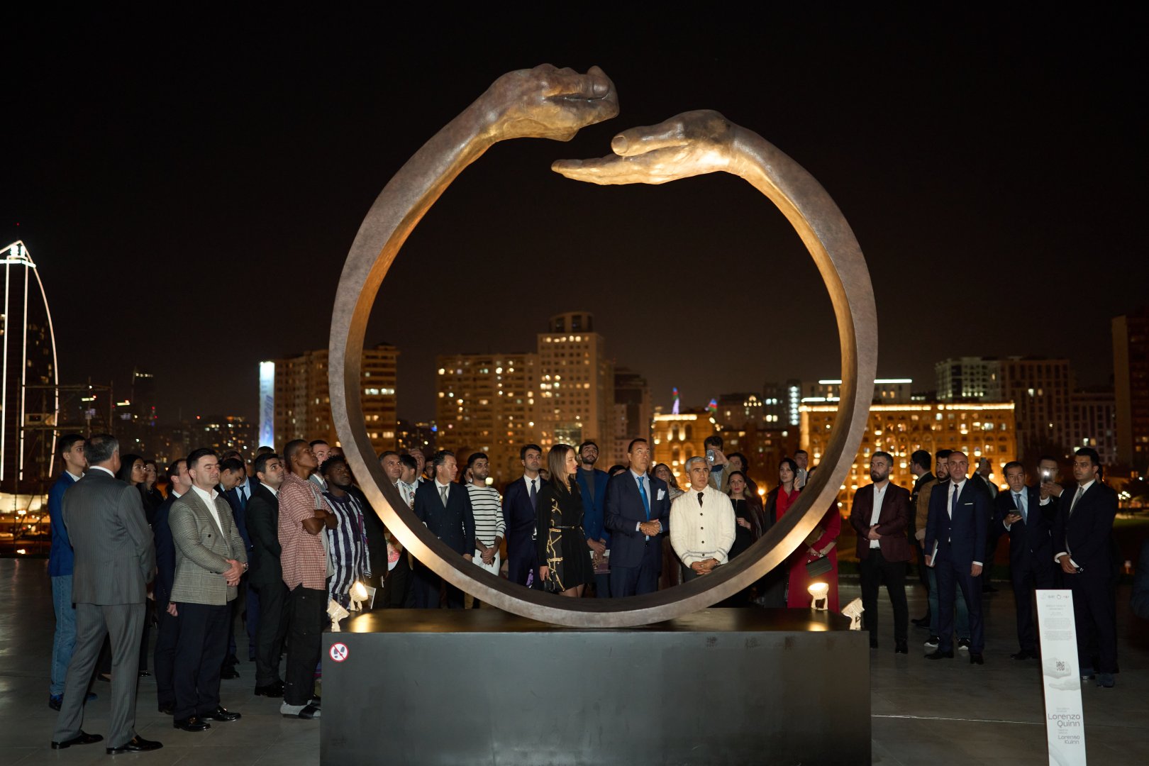 Heydər Əliyev Mərkəzində Lorenso Kuinnin “Təbiətdə tarazlıq” sərgisi açılıb (FOTO)
