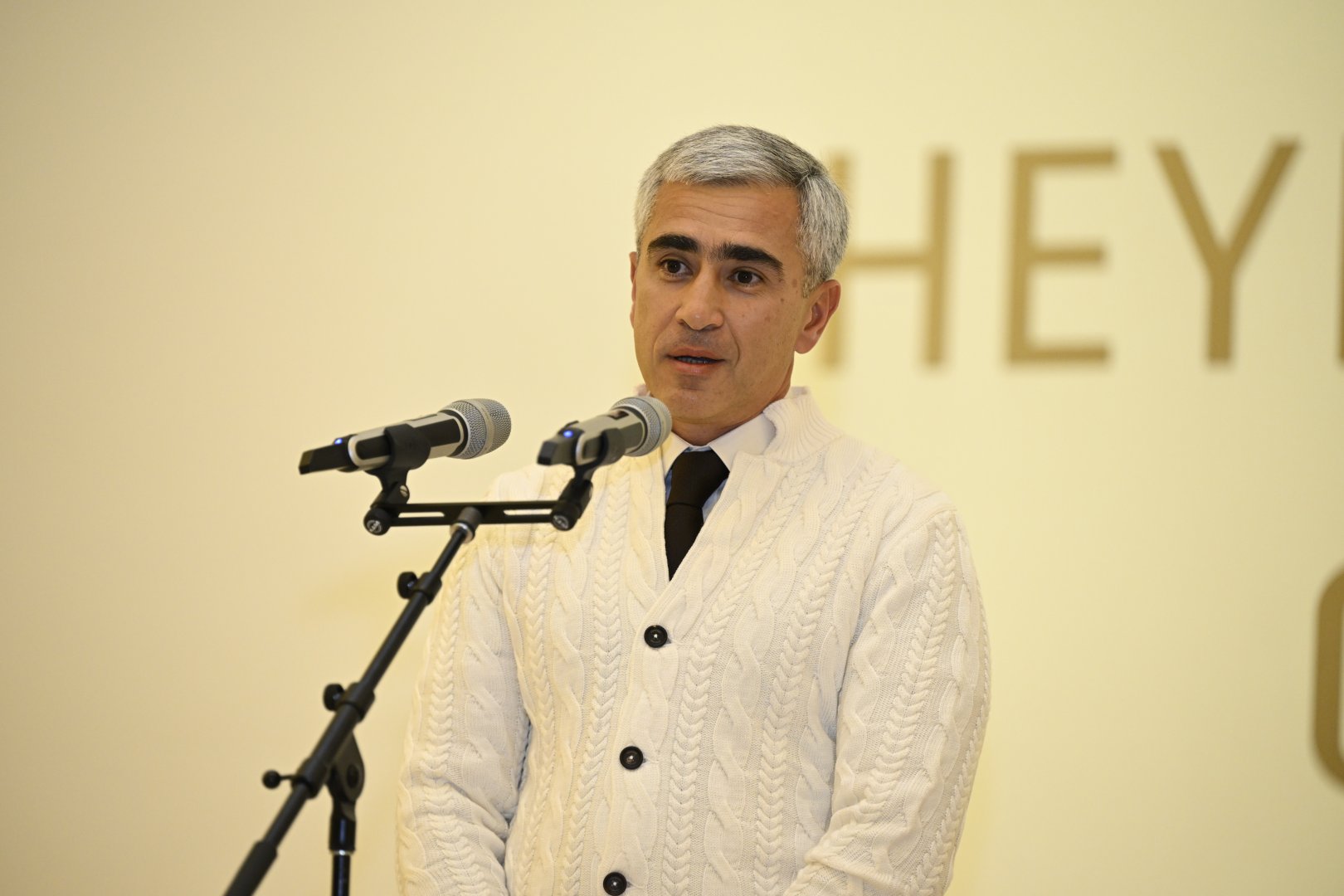 Heydər Əliyev Mərkəzində Lorenso Kuinnin “Təbiətdə tarazlıq” sərgisi açılıb (FOTO)