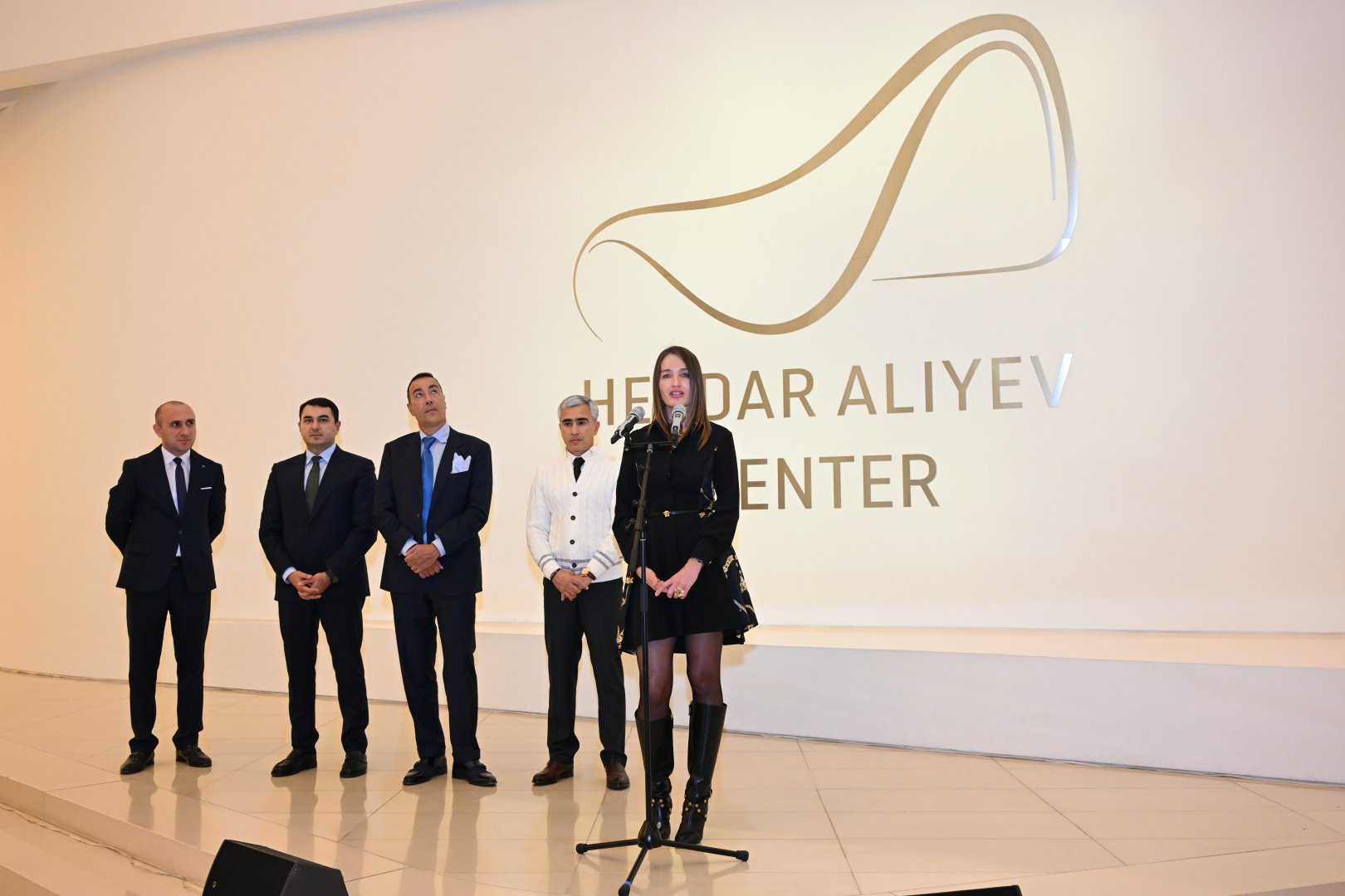 Heydər Əliyev Mərkəzində Lorenso Kuinnin “Təbiətdə tarazlıq” sərgisi açılıb (FOTO)