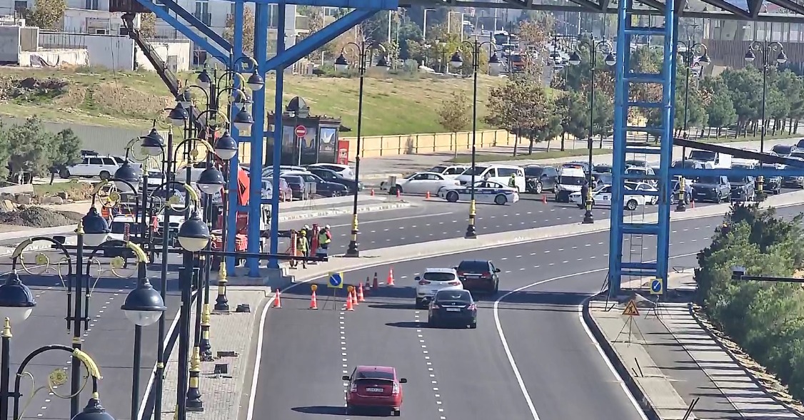 Bakının mərkəzinə gedən yol müvəqqəti bağlandı