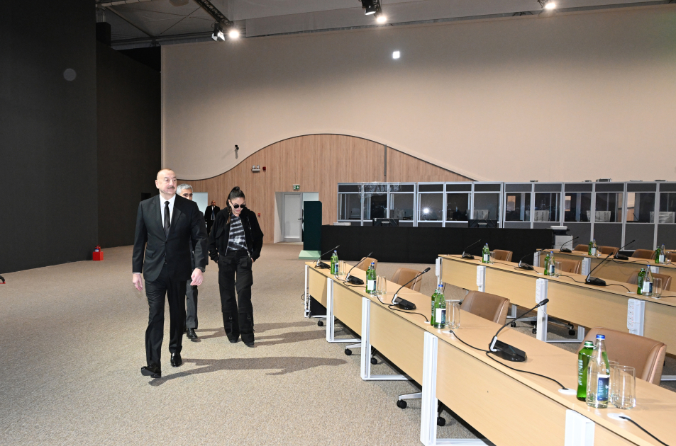 Prezident İlham Əliyev və Birinci xanım Mehriban Əliyeva Bakı Olimpiya Stadionunun ərazisində COP29-la bağlı yaradılan şəraitlə tanış olublar (FOTO/VİDEO) (YENİLƏNİB)