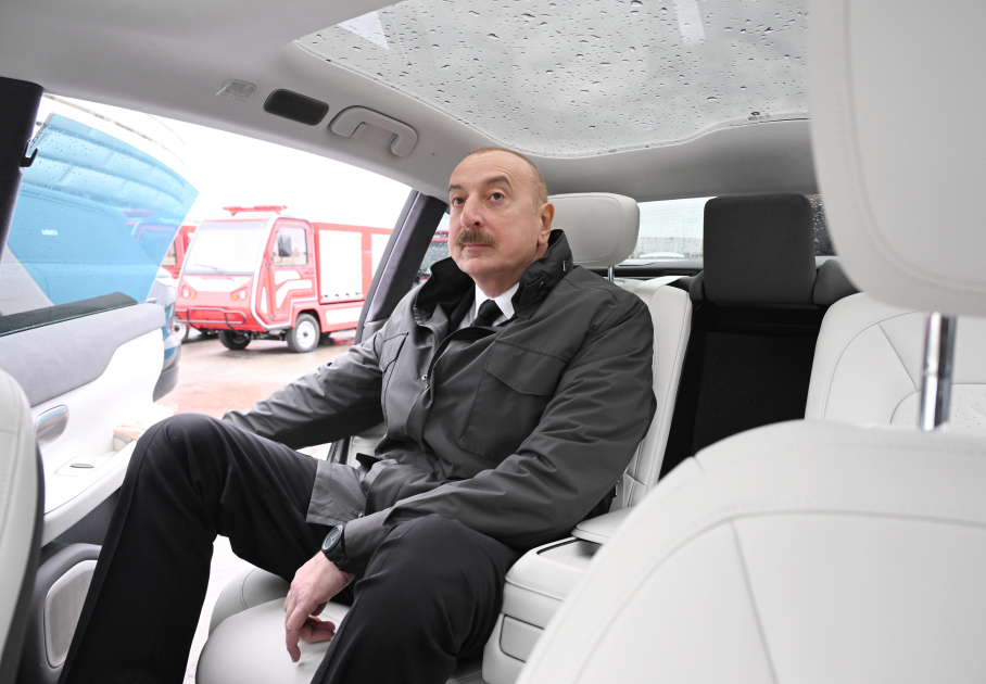 Prezident İlham Əliyev və Birinci xanım Mehriban Əliyeva Bakı Olimpiya Stadionunun ərazisində COP29-la bağlı yaradılan şəraitlə tanış olublar (FOTO/VİDEO) (YENİLƏNİB)
