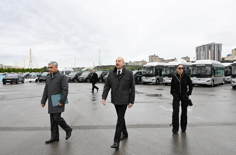 Prezident İlham Əliyev və Birinci xanım Mehriban Əliyeva Bakı Olimpiya Stadionunun ərazisində COP29-la bağlı yaradılan şəraitlə tanış olublar (FOTO/VİDEO) (YENİLƏNİB)