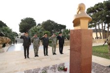 Hərbi prokuror Müdafiə Nazirliyinin hərbi qulluqçuları ilə görüşüb (FOTO)
