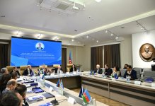 Sosial Tədqiqatlar Mərkəzində parlamentlər və qlobal sanksiya tendensiyaları mövzusunda tədbir keçirilib (FOTO)