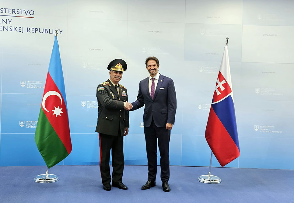Zakir Həsənov Slovakiyadadır (FOTO)