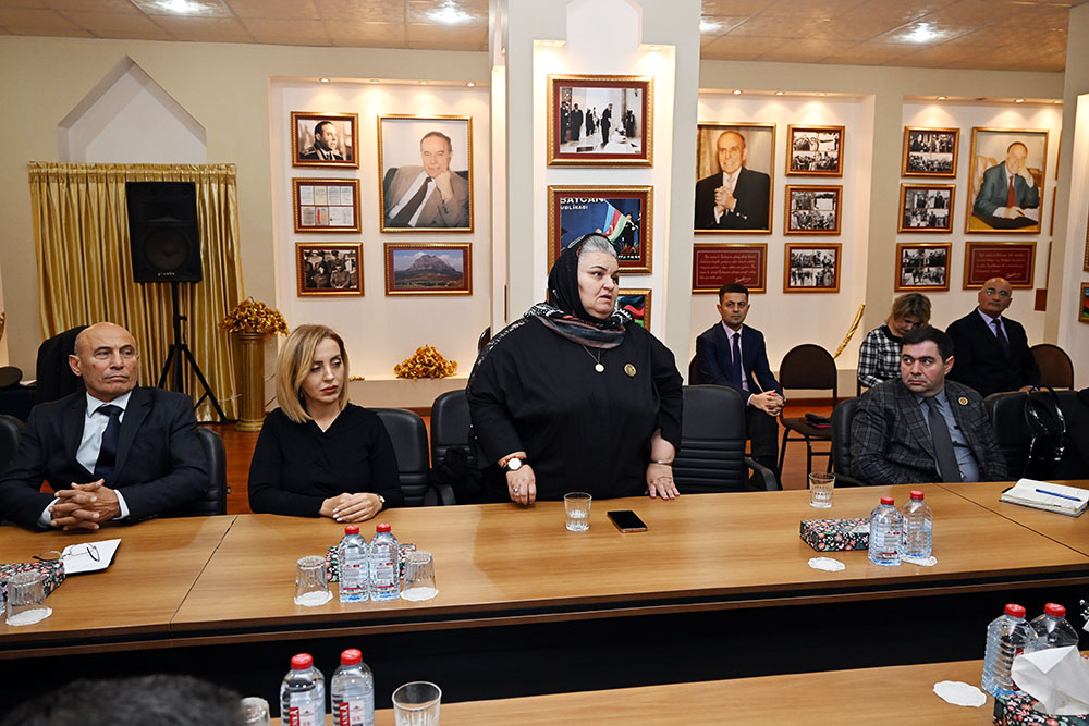 Zəfər günü ərəfəsində bir sıra QHT rəhbərləri ilə görüş keçirilib (FOTO)