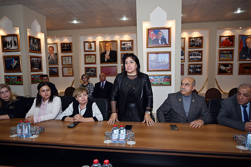Zəfər günü ərəfəsində bir sıra QHT rəhbərləri ilə görüş keçirilib (FOTO)