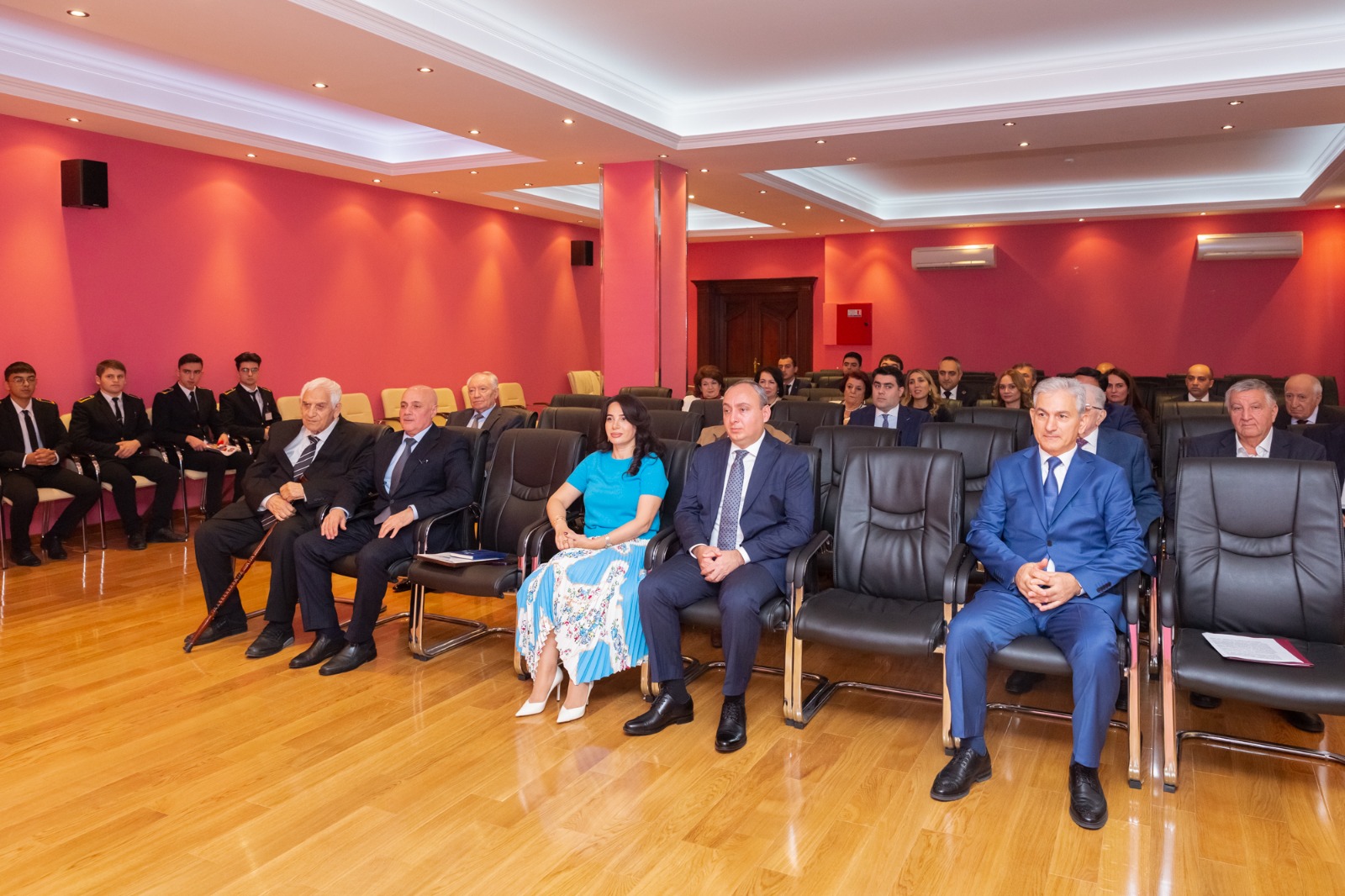 Milli Aviasiya Akademiyasının rektoru, akademik Arif Paşayevin sədrliyi ilə Elmi şuranın iclası keçirilib (FOTO)