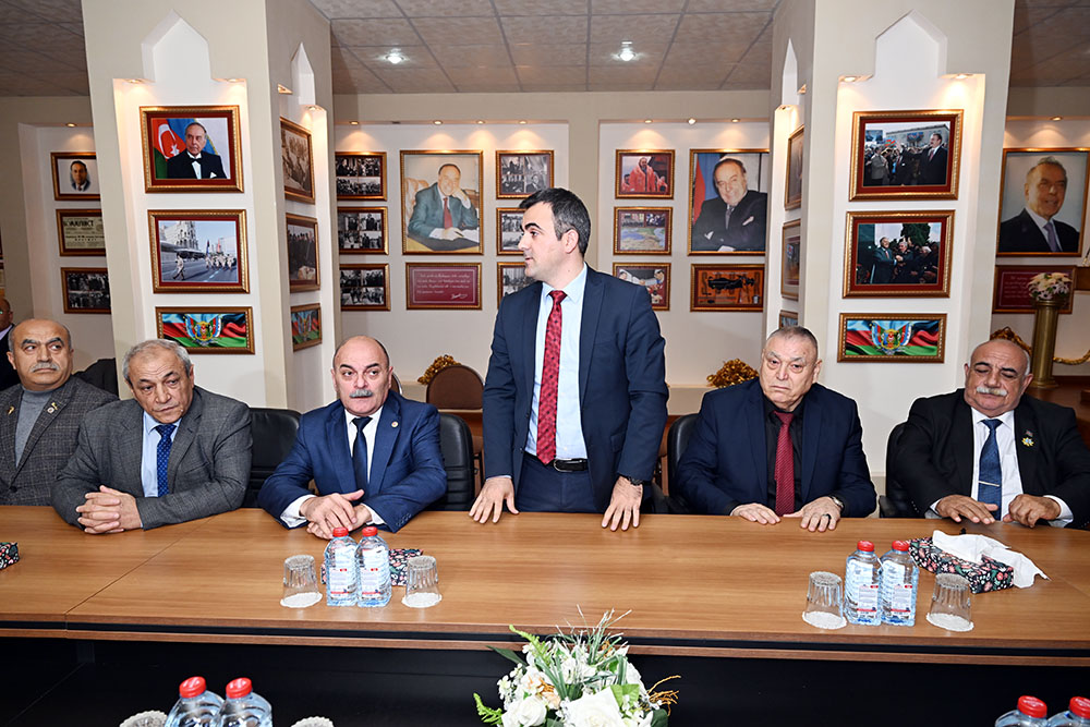 Zəfər günü ərəfəsində bir sıra QHT rəhbərləri ilə görüş keçirilib (FOTO)