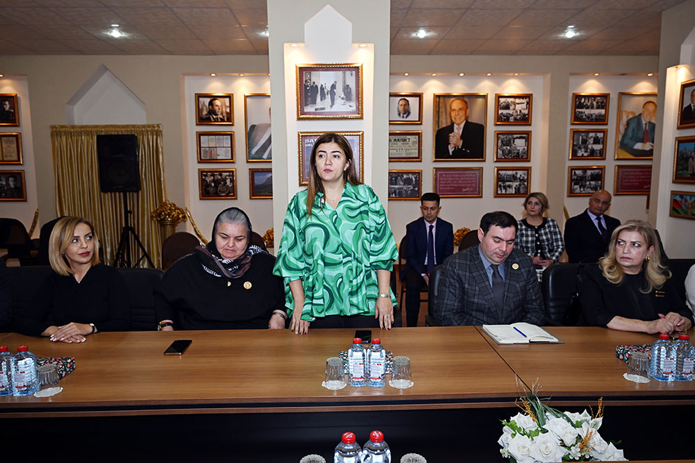 Zəfər günü ərəfəsində bir sıra QHT rəhbərləri ilə görüş keçirilib (FOTO)